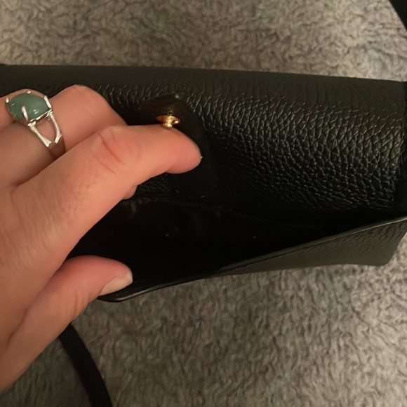 Michael Kors cross bag in excellent condition. - Picture 4 of 6